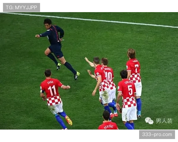 官员罚离场背后：足球比赛中裁判权利和规则边界解析