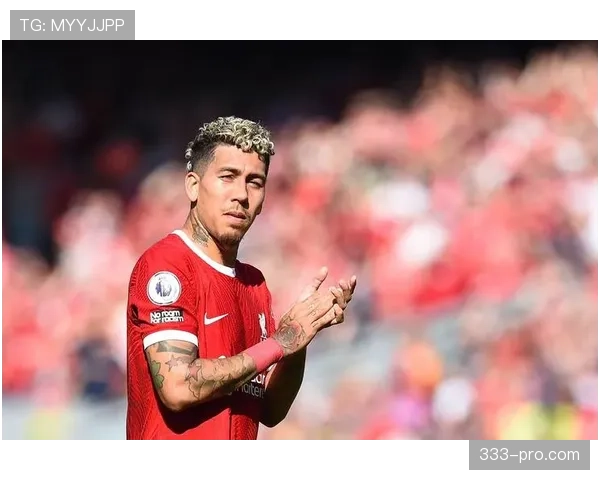 菲尔米诺与本泽马：伪九号功能分化，前者更重回撤串联，后者趋向禁区终结