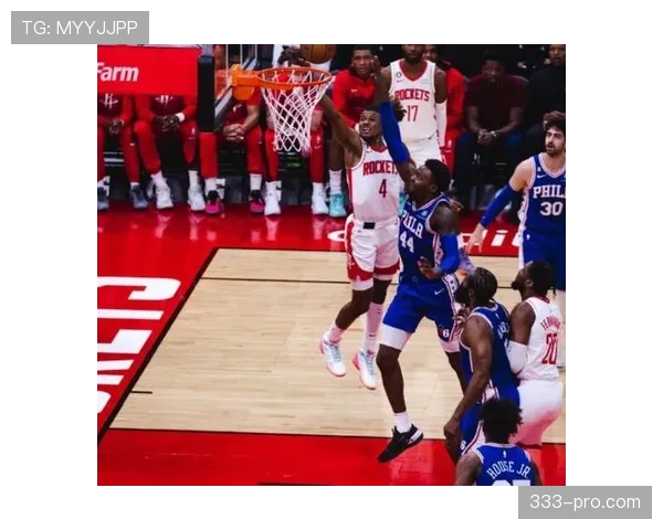 杰伦·格林单打突破对位后卫，较上季更高效