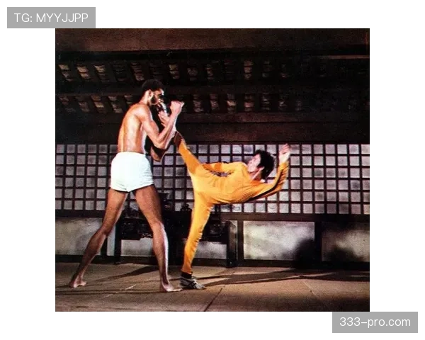 卡里姆·阿布杜尔-贾巴尔多样进攻手段提升内线得分效率明显