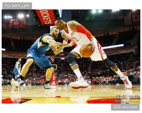 佩科维奇低位强打效率下滑，内线存在感被新秀取代