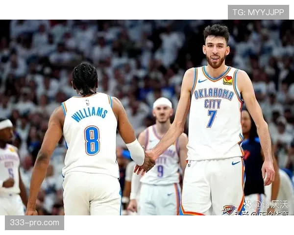 切特·霍姆格伦挡拆提升内线效率显著，超越新秀平均水平