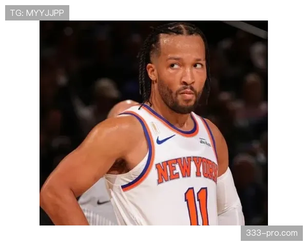 杰伦·布伦森挡拆拉开空间提升球队关键时刻得分效率